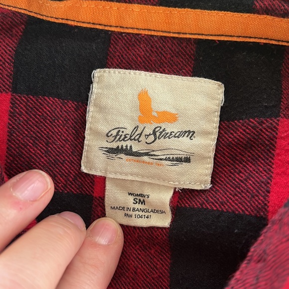Women’s Field and Stream Classic Red Flannel - Picture 2 of 4